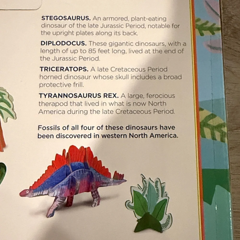 eeBoo Glow-in-the-Dark Dinosaur Adventure Set